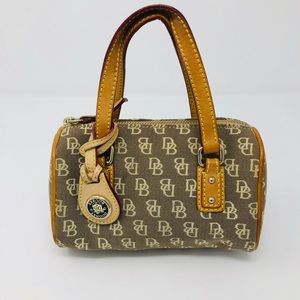 Dooney & Bourke bag